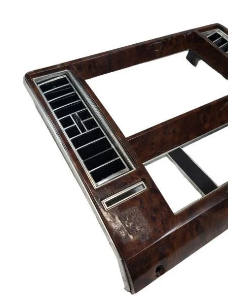 Bisel de tablero de radio de grano de madera Brougham 1992 con rejillas de ventilación 571628 Foto 3 de 4