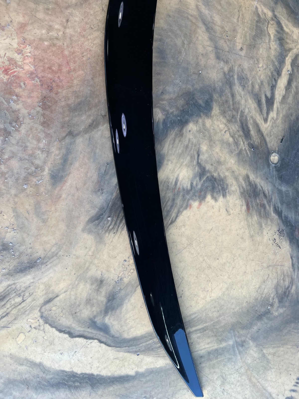  LAMBORGHINI URUS REAR WING SPOILER OEM 4ML827950 (Black)