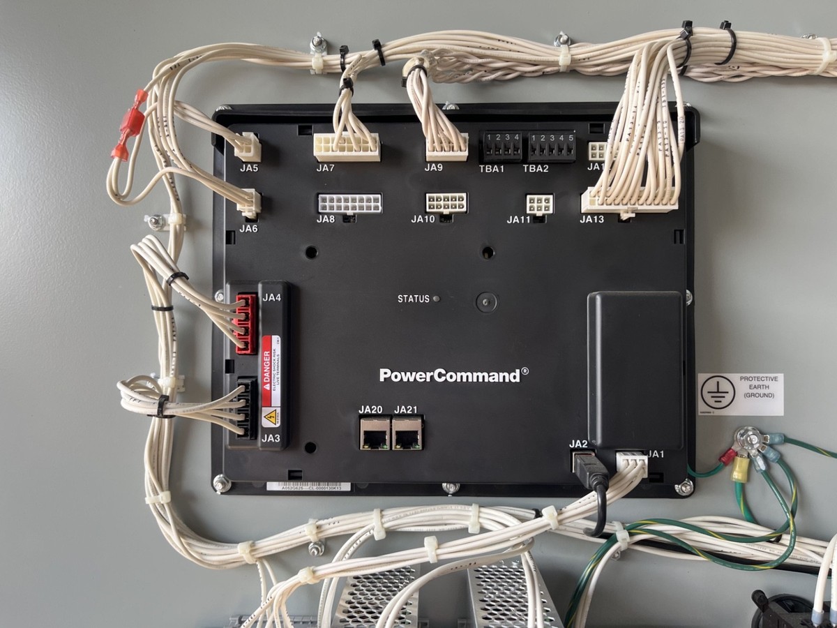 1200 Amp Cummins CXRFSE Automatic Transfer Switch - S/N