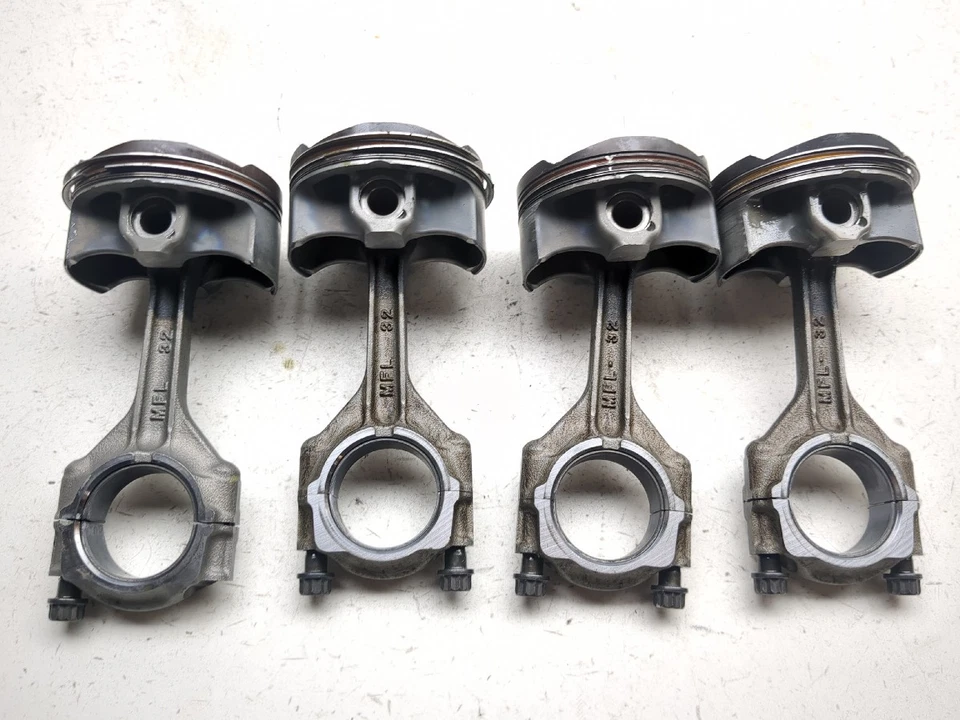 Pistones y bielas de motor Honda CBR1000RR 12-16 Foto 3 de 4