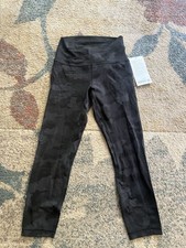 NWT Women’s Lululemon Cropped Camouflage Leggings Sz 6