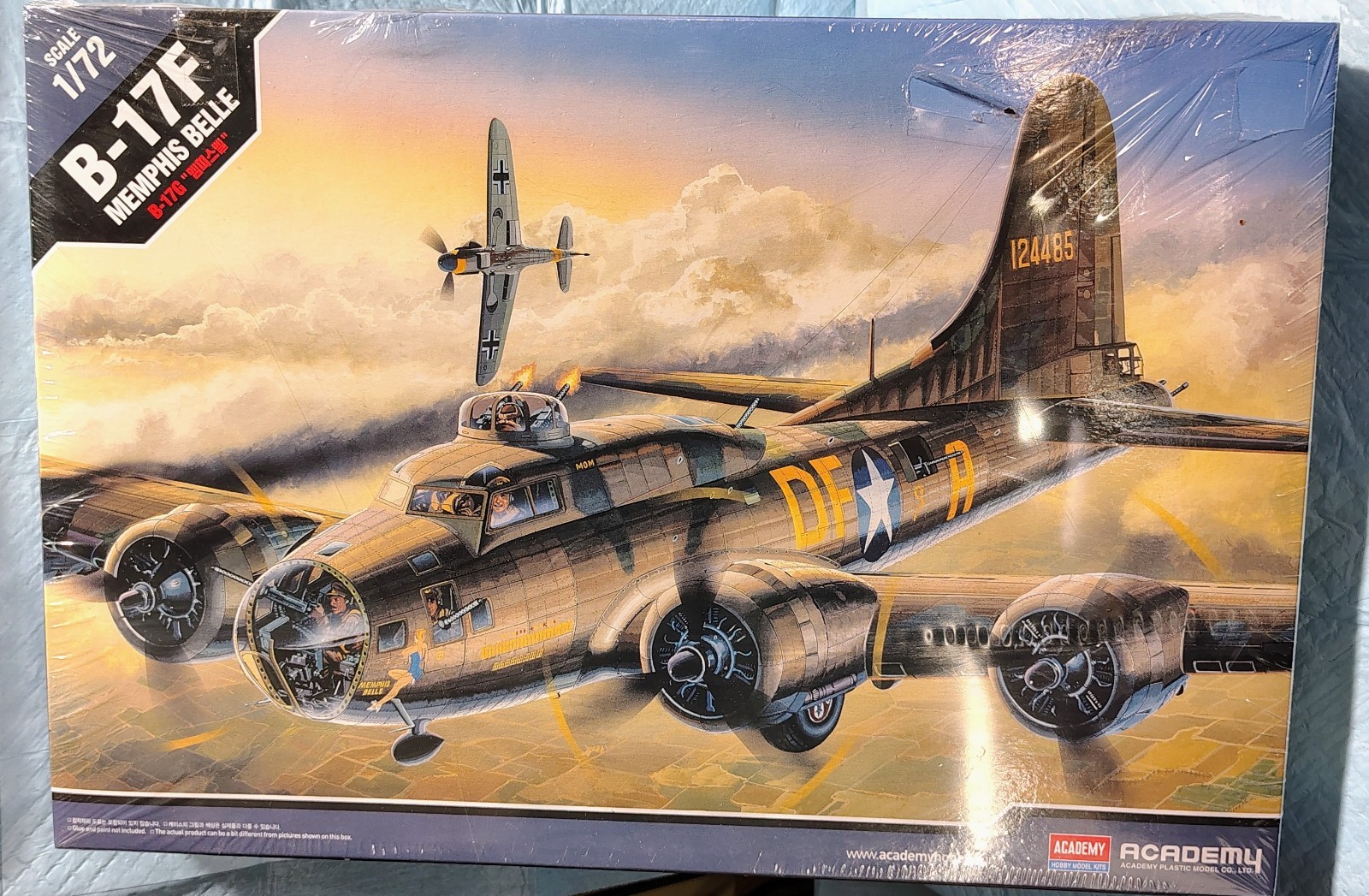 Academy 1/72 Boeing B-17F Memphis Bell Plastic Model Kit 12495 Sealed