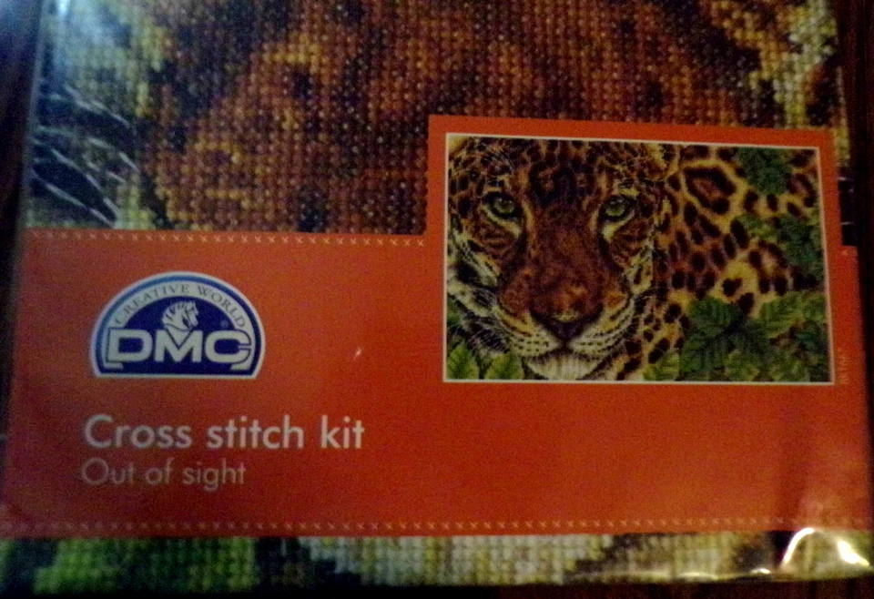 FA25 NUEVO DMC CREATIVE WORLD "FUERA DE LA VISTA" BK1667 KIT PUNTO DE CRUZ CONTADO Foto 2 de 4