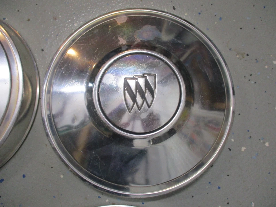 Juego de tapacubos de aluminio para platos para perros BUICK 1973-1985 Foto 4 de 4