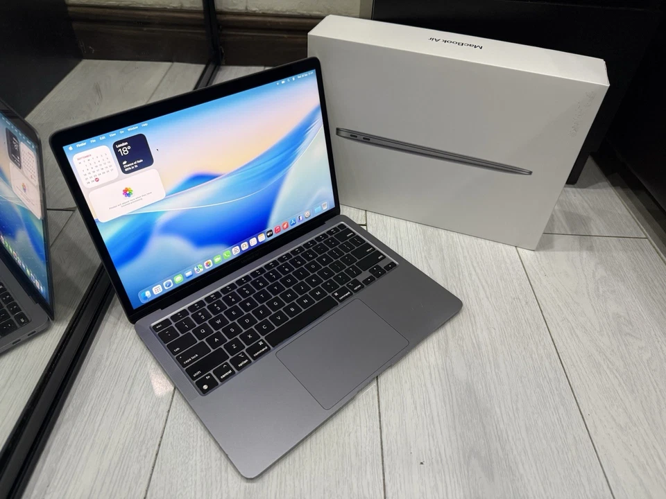 Apple MacBook Air 13" M1 · 16GB · 2TB, photo 1 of 5
