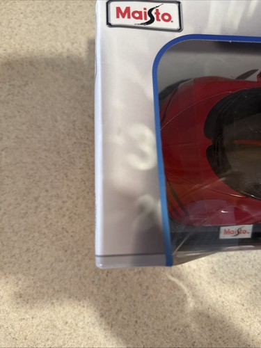 Maisto Diecast Bugatti Chiron - Picture 2 of 9