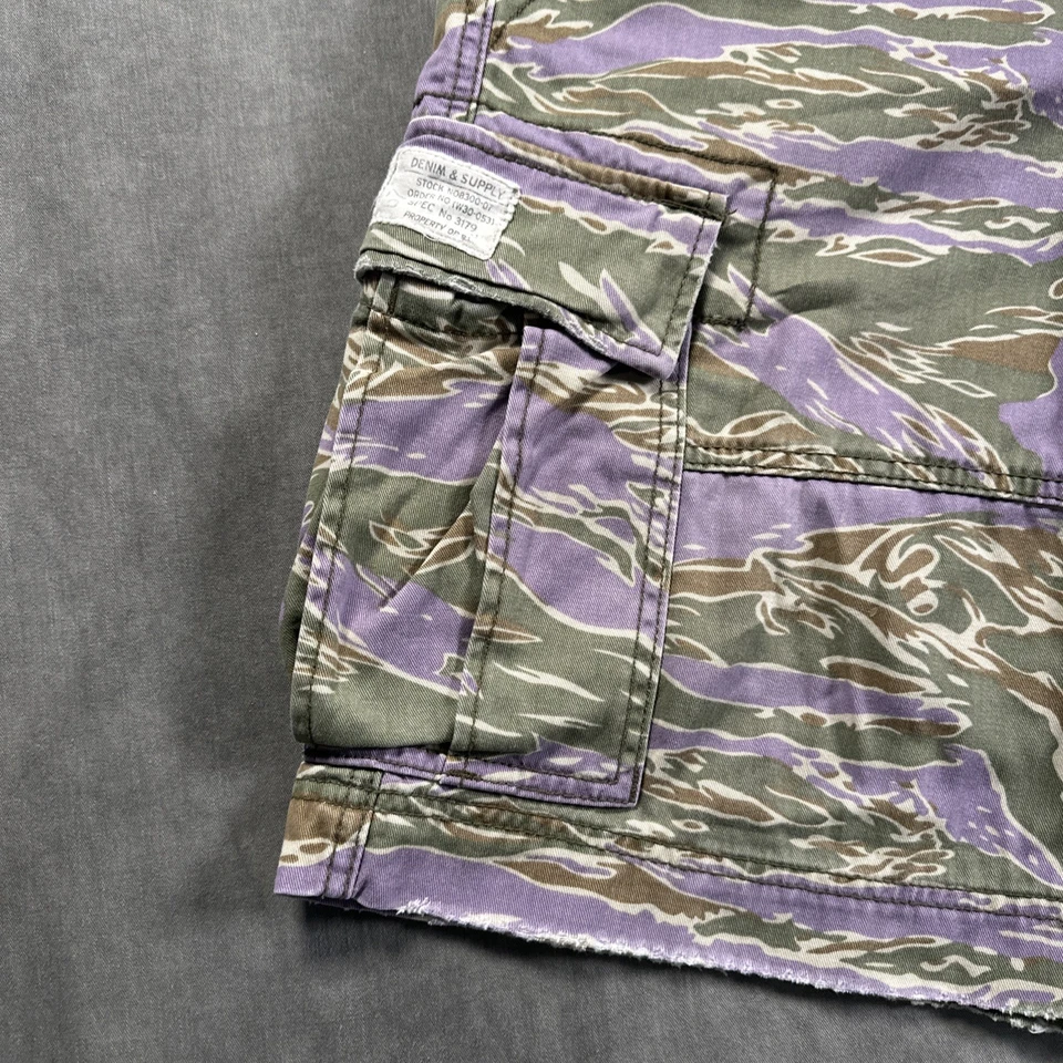 Denim & Supply Ralph Lauren Cargo Shorts Size 34 Camouflage Green Purple Y2K - Image 2 of 4
