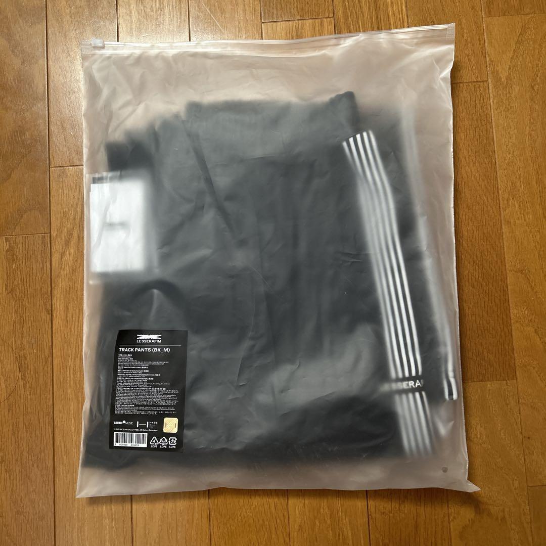 Pre-Order) LE SSERAFIM [2023 S/S Pop-Up Store] Track Pants