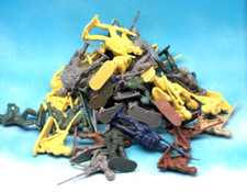 ARMY MEN PLASTIC FIGURES LOT