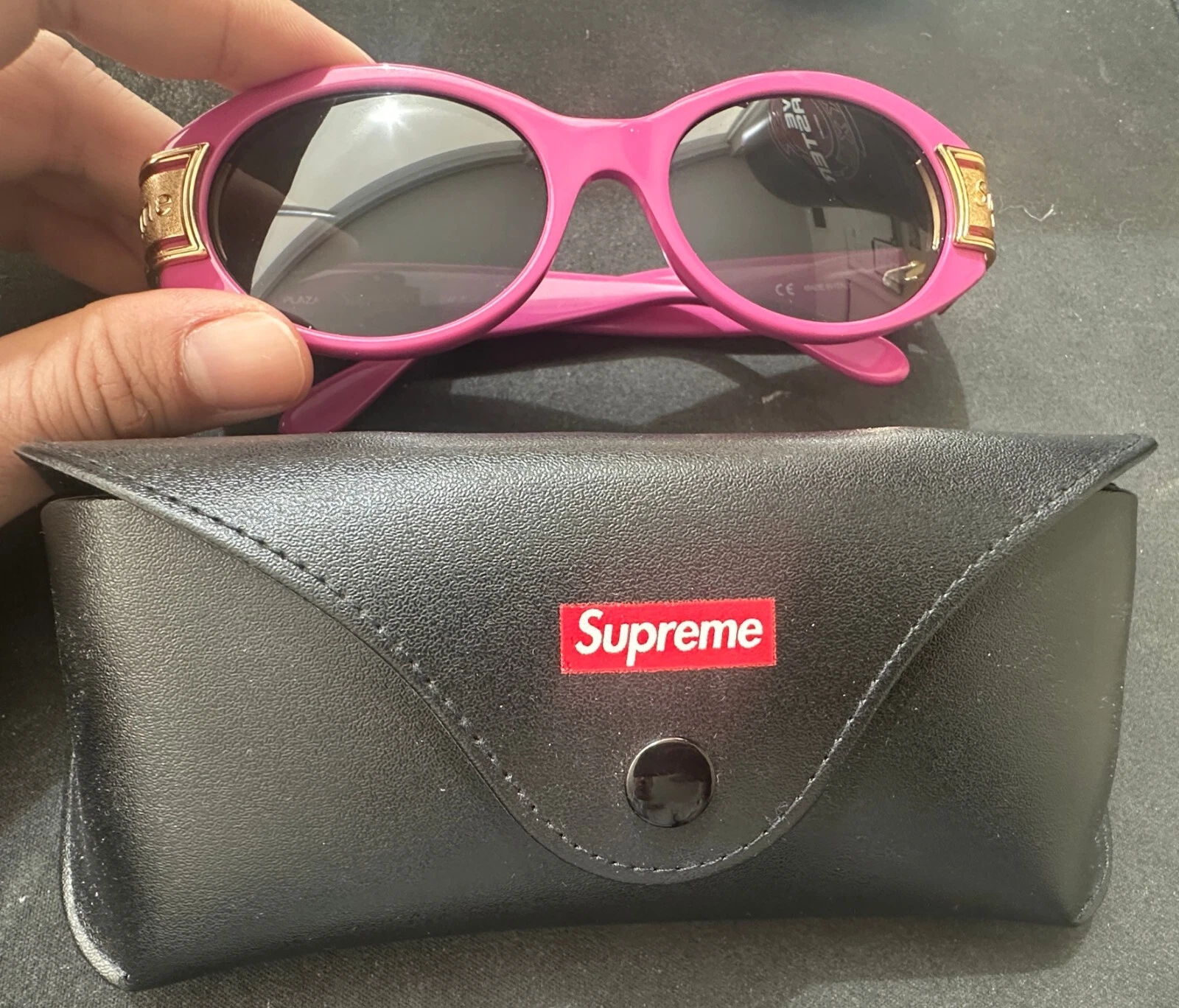 Lunettes de soleil Supreme Plaza Magenta SS18