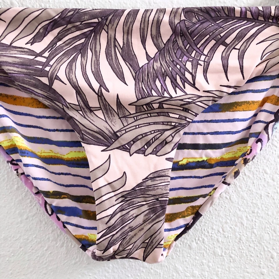 MAAJI Classic Reversible Bikini Bottom No Size Tag Check Measurements - Image 3 of 4