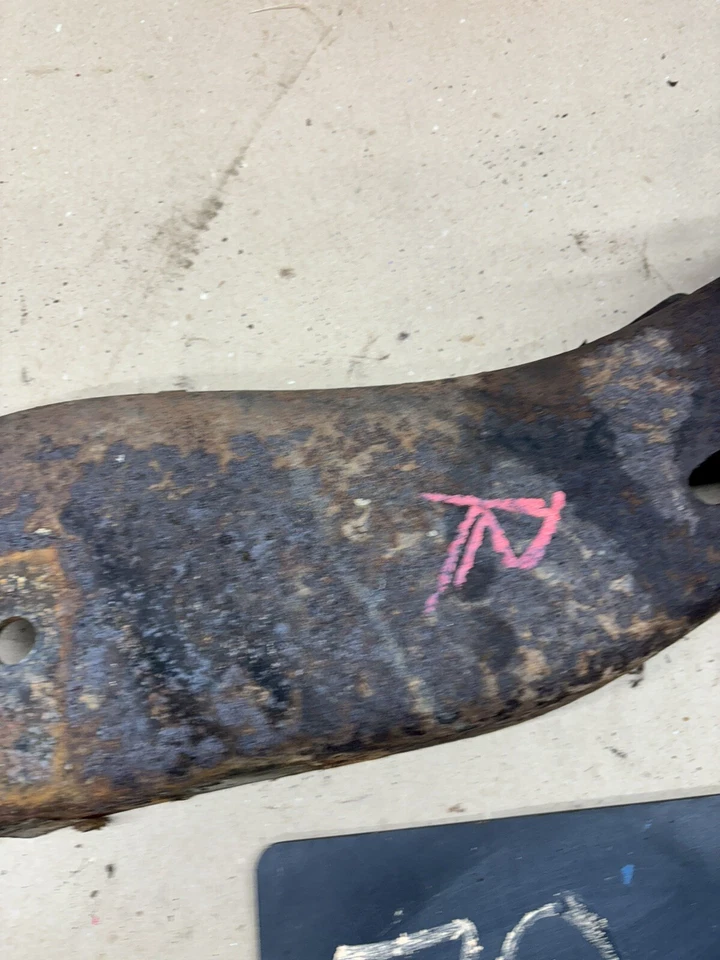 Dodge D100 D150 W100 1981 83 84 86 1987 1/2 tonelada marco delantero bocina sección corte Foto 3 de 4