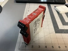Allen Bradley 440R-D22S2 GSR DIS Safety Relay Module New No Box