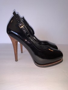 bcbg black patent leather pumps