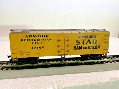 LIFE LIKE HO 40' ARMOUR STAR HAM & BACON WOODEN REFRIGERATOR CAR #37160.