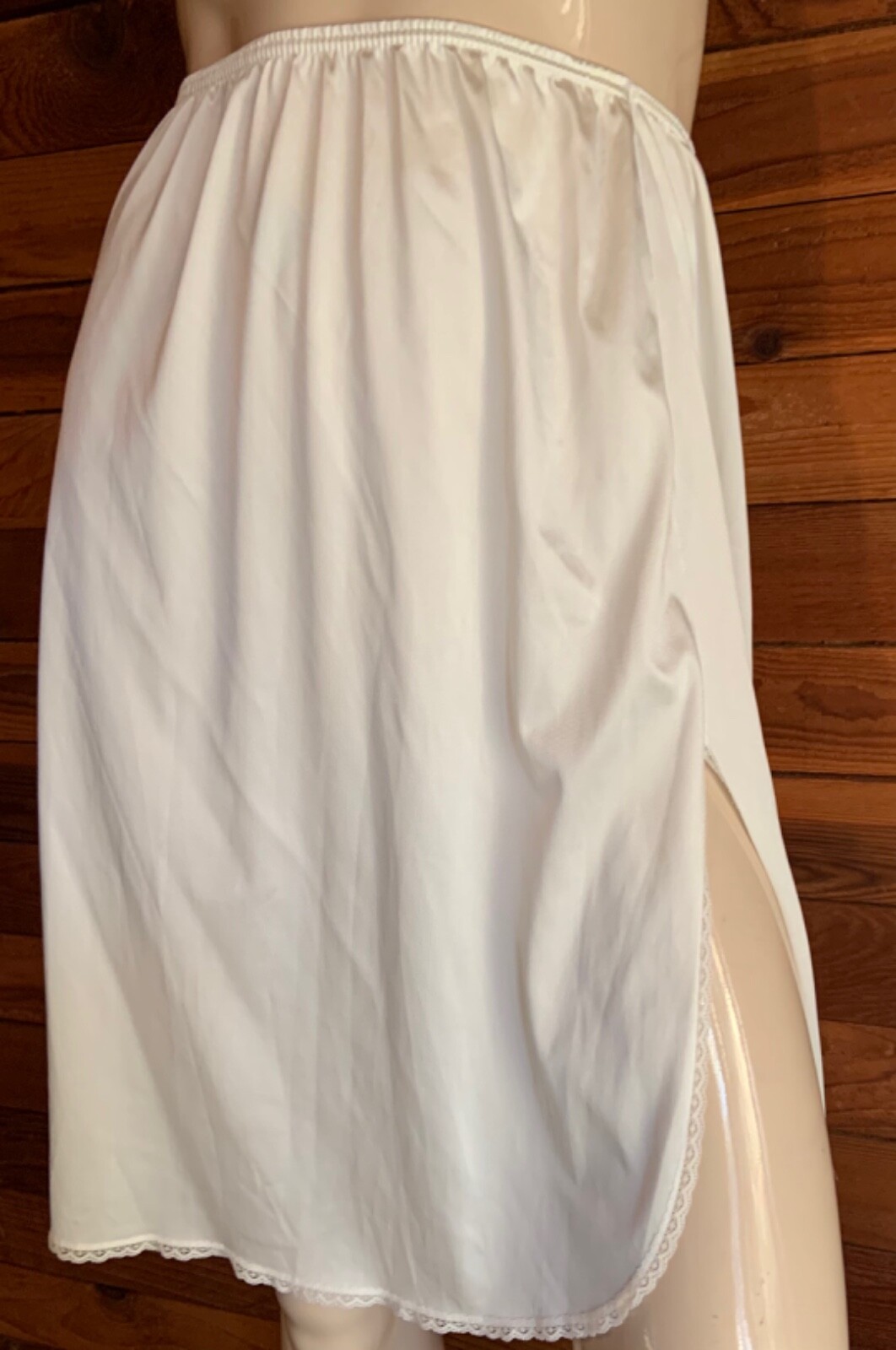 VINTAGE VASSARETTE IVORY SIZE XS HALF SLIP 13318 Gem