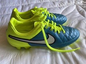 women's tiempo soccer cleats