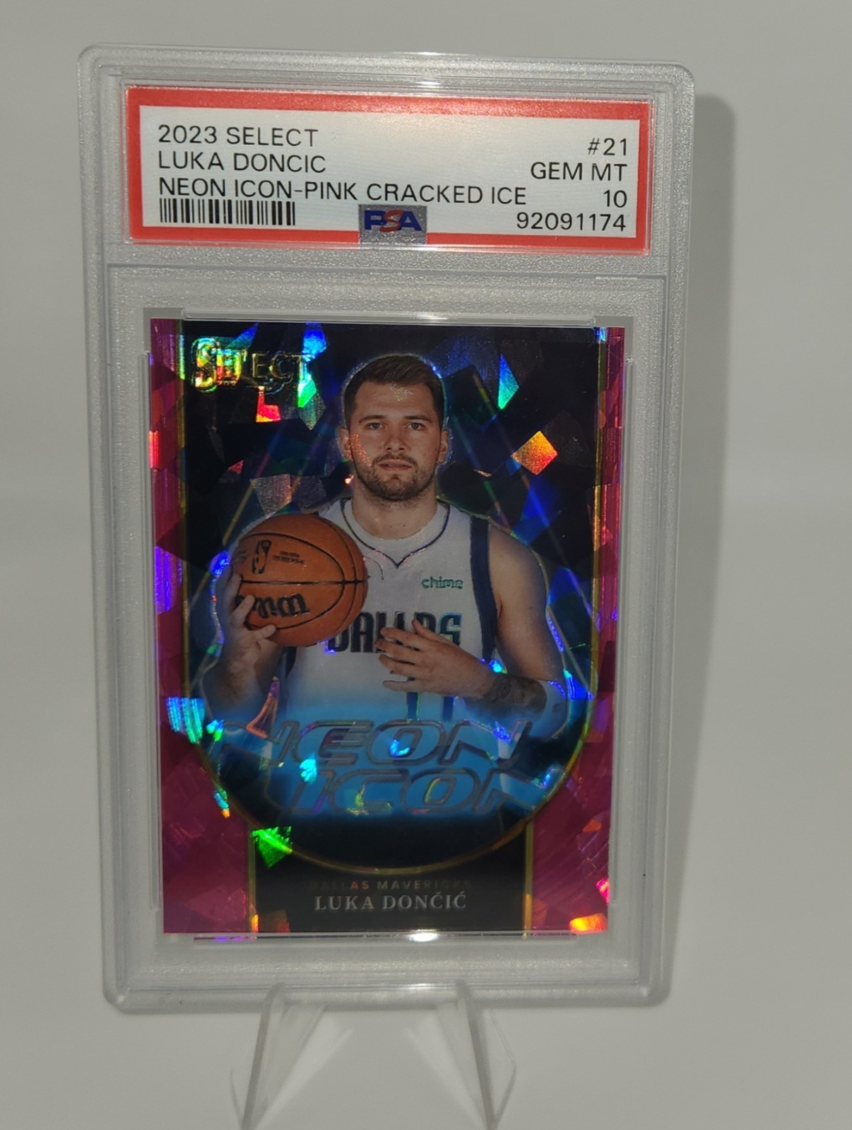 2023 Select Luka Doncic Neon Icon Pink Cracked Ice 34/99 PSA 10