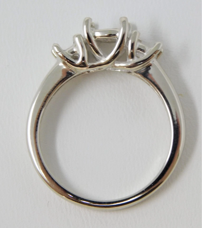 14kt Gold 3 Stone Style Round Diamond Semi-Mount Engagement Ring Sz 6.75 B2726 - Image 4 of 4