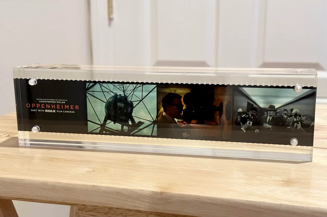 IMAX 70mm Film Cell Strip Display Acrylic Magnet Case Protector Frame New