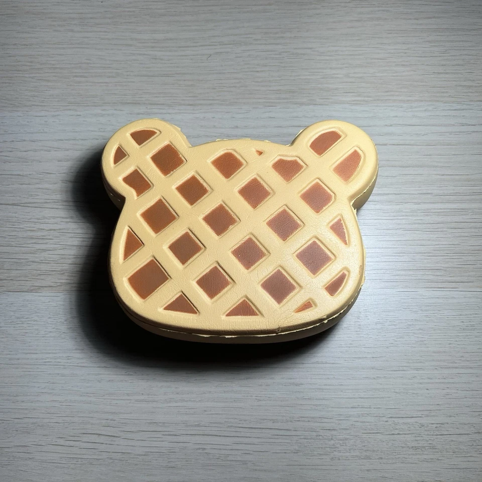 Rilakkuma Waffle Squishy + Mini Waffle Squishy in omaggio - Immagine 3 di 4