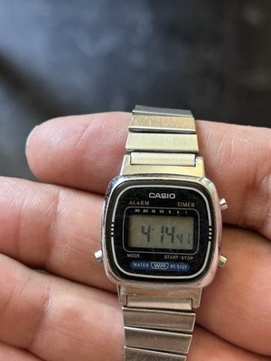 Casio LA670W Digital Armbanduhr Quarz Edelstahl Silber Alarm Stoppuhr Timer