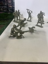 Vintage 1962 Tim-Mee Green WW 2 Army Men 2 Inch
