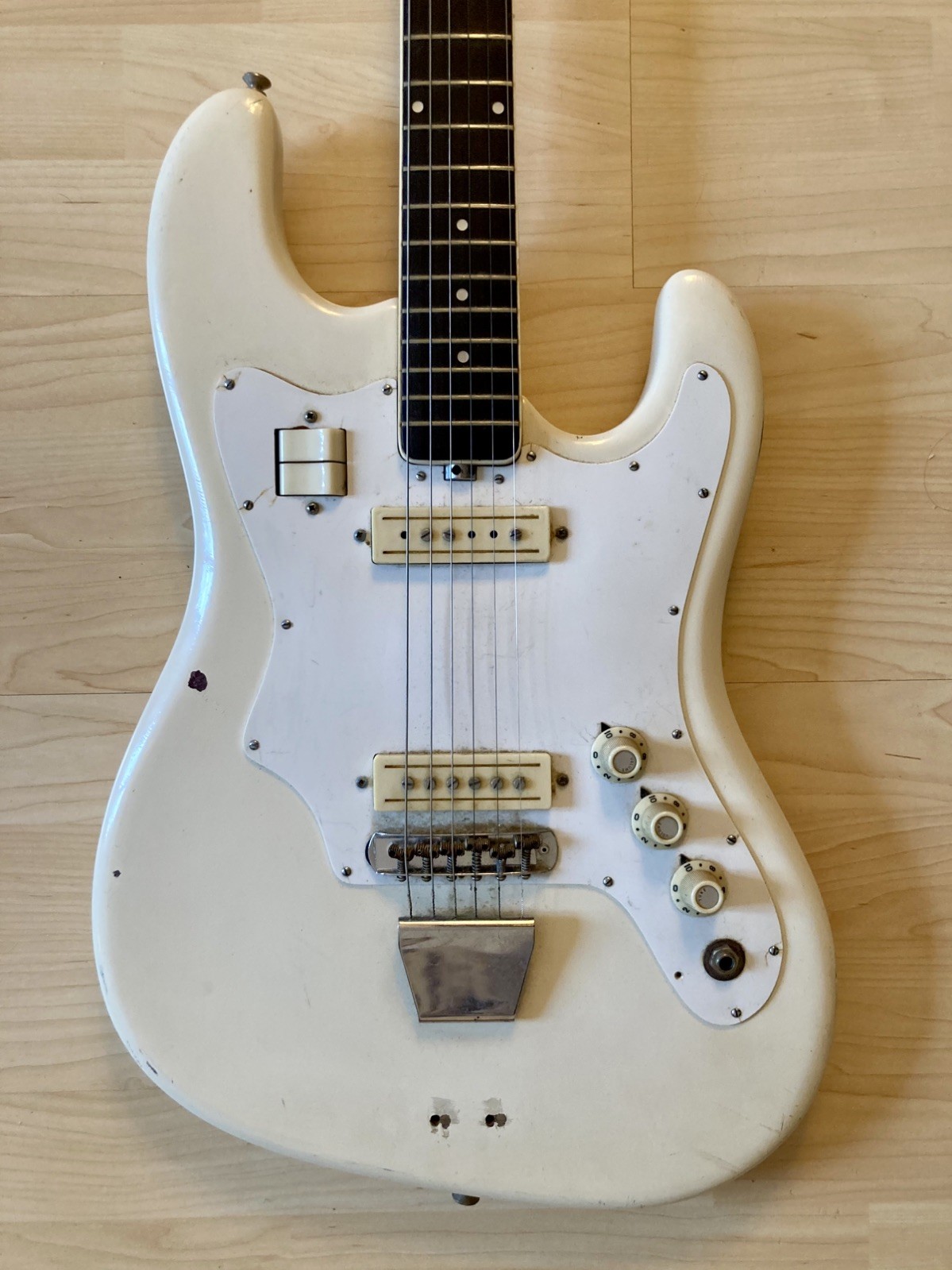 Very Rare Vintage Electric Guitar circa 1966 Van Ghent tuners great player