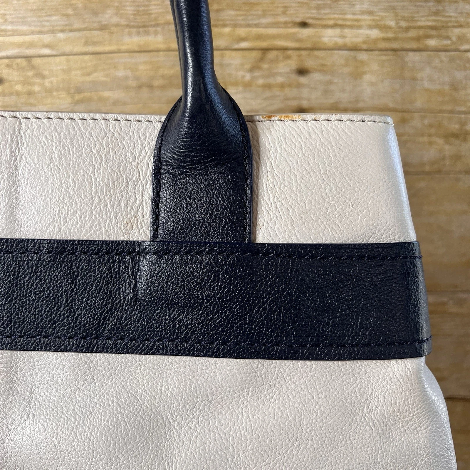 Borsa Kate Spade Villabella Quinn Avenue in pelle con doppio fiocco