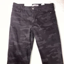 NEW Social Standard By Sanctuary Women’s Camo Ankle Skinny Pants Size 8