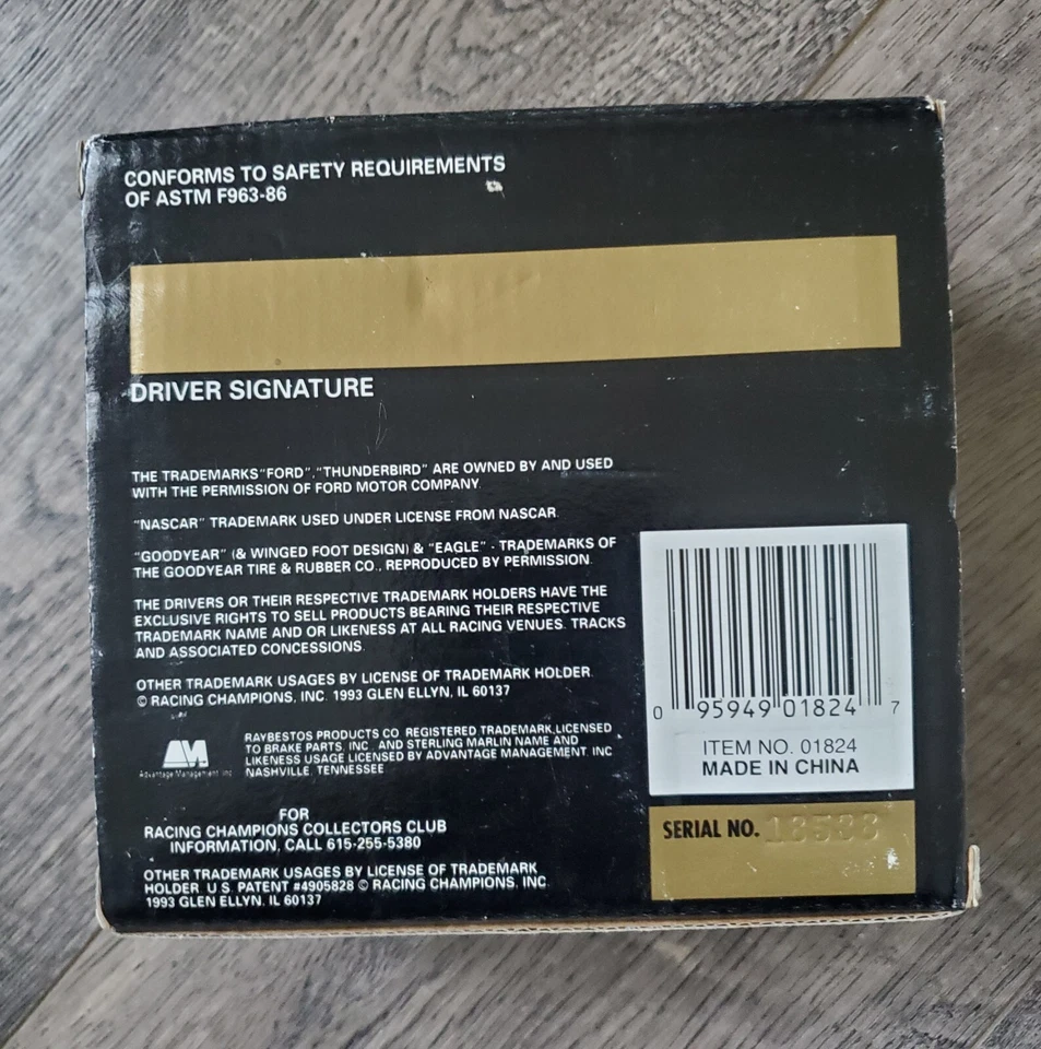Racing Champions NASCAR Premier Edition 1993 Sterling Marlin #8 escala 1:64 Foto 3 de 4