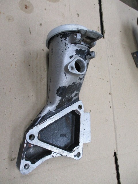 81-91 Rolls Royce Silver Spur Engine Oil Filler Neck UE40748