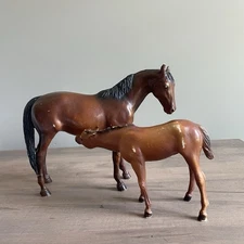 Breyer Vintage Thoroughbred Mare and Nursing Foal Set #3155