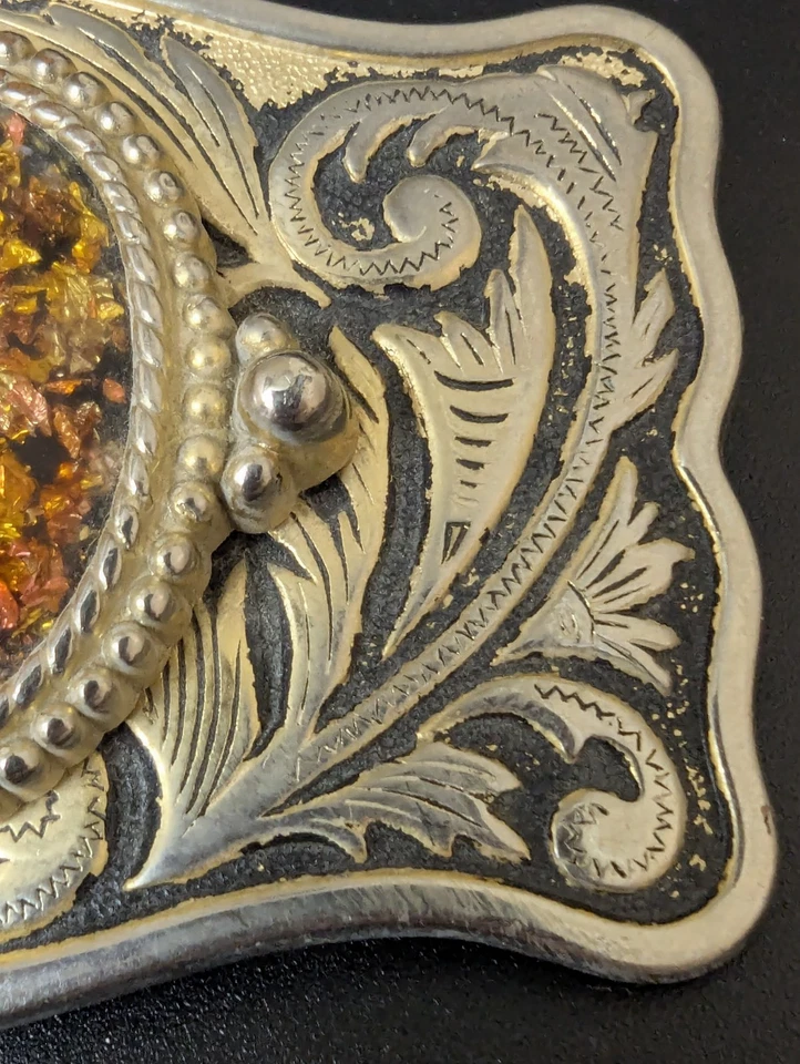 Hebilla de cinturón vintage tono dorado con piedra lucita dicroica naranja Foto 2 de 4