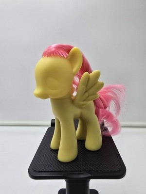 My Little Pony G4 Prototype Unpainted Test  Fluttershy 2010 Hasbro