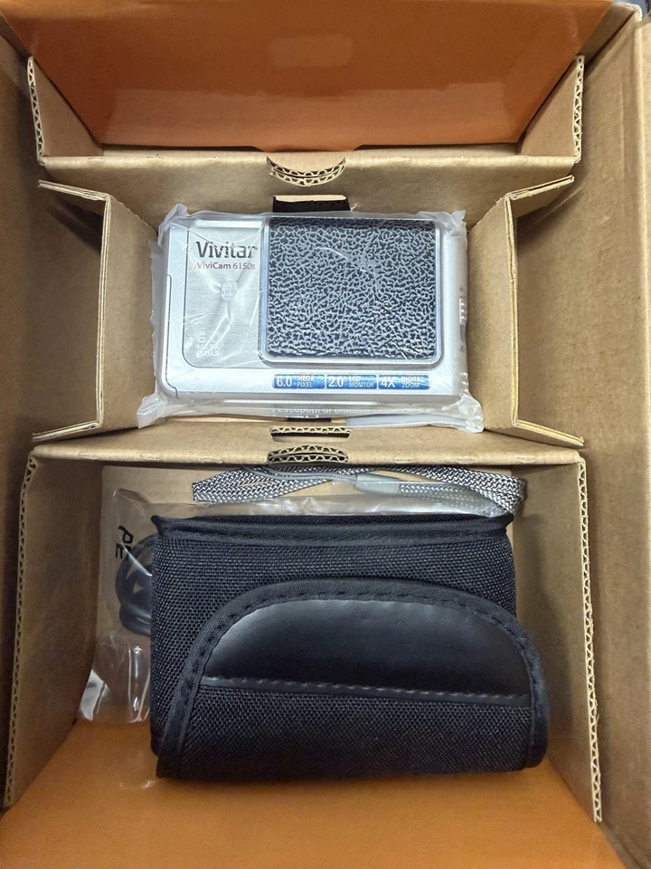 Nuevo En Caja Cámara Digital Vivitar Vivicam 6150s 5.0MP + Estuche, Cable de Muñeca, Cable Foto 2 de 4