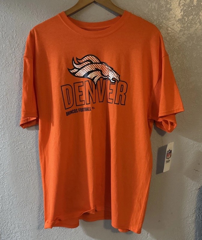 Denver Broncos Tee Shirt Mens Large Red NFL Graphic Print Logo Short Sleeve