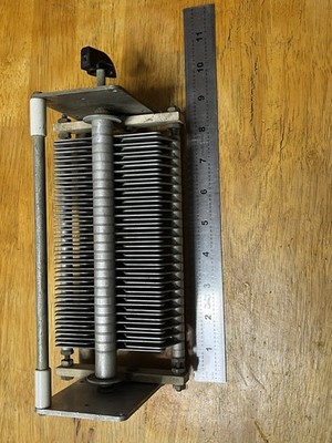 large Vintage Johnson variable air capacitor 50-670 pf, dimensions: 11 x4.5 x4 
