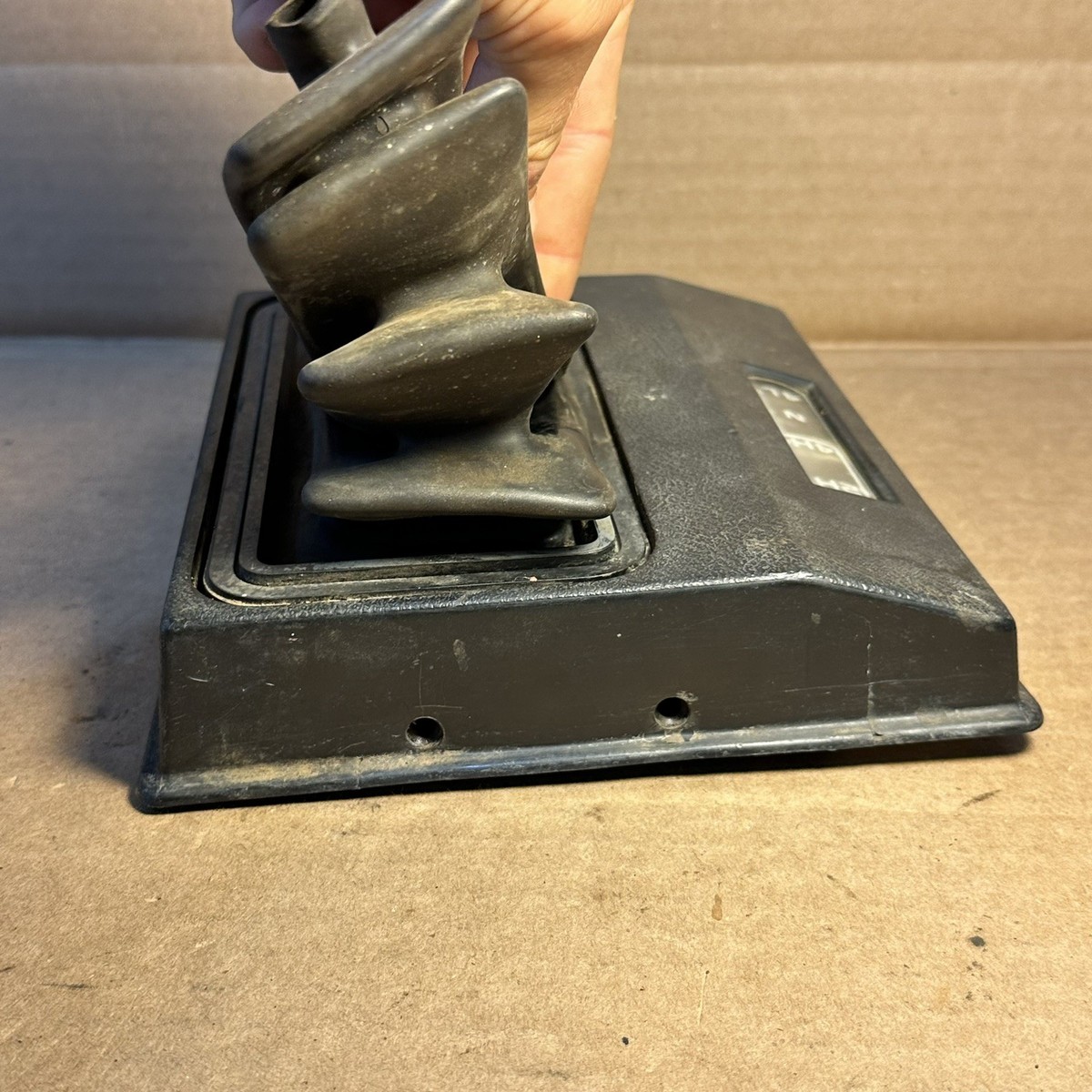 73-91 K5 Blazer Jimmy 73-87 Chevy GMC Truck BLACK Center Floor 4x4