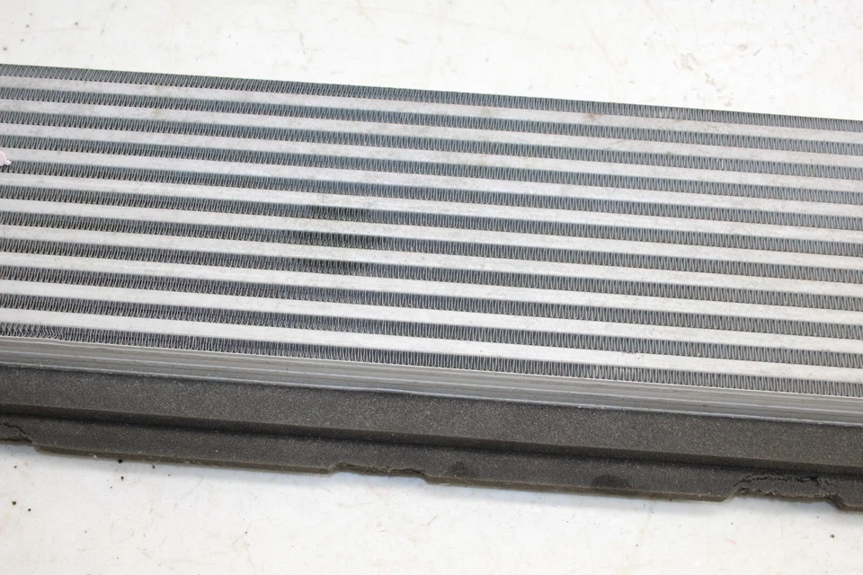 Infiniti Q60 2017-2018 2,0 L Inter Cooler 144614GC0A OEM BW56 Foto 3 de 4