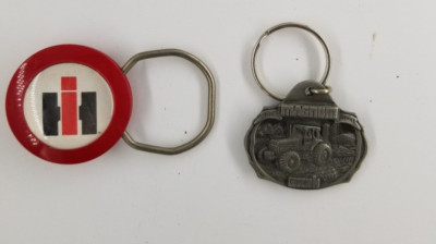2 VINTAGE INTERNA TIONAL HARVESTER KEY CHAINS 1988 1 LOCAL ADVERTISING