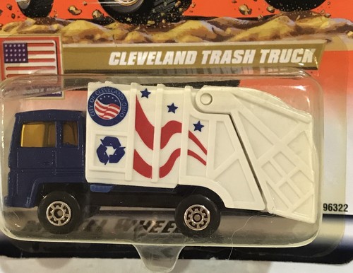 1999 MATCHBOX SUPERFAST #35 CLEVELAND TRASH REFUSE TRUCK 35/100 NEW - Picture 2 of 3