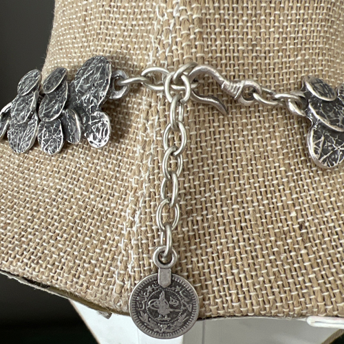 TURKISH SILVER PLATED ZINC HAND HAMMERED COIN MODERNIST ABSTRACT NECKLACE 22" - Bild 4 von 13