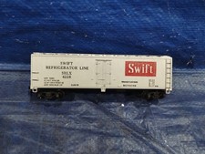 Vintage TYCO HO Scale SWIFT Refrigerator Line 40' Reefer Car SRLX 4226