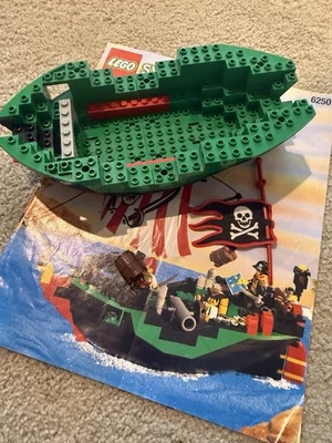 Vintage LEGO 6250 Cross Bone Clipper Instruction Booklet & Hull, Flag, Barrel - Image 1 of 4