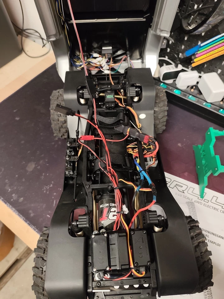 Absima 1:10 EP Crawler CR4.4 WOLF mattgrün RTR 12030 2-Gang Tank Turn Brake - Bild 4 von 4