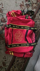 FIREFIGHTER TURNOUT JUMBO GEAR BAG WITH STRAP AND SCREEN VENT WINDOW