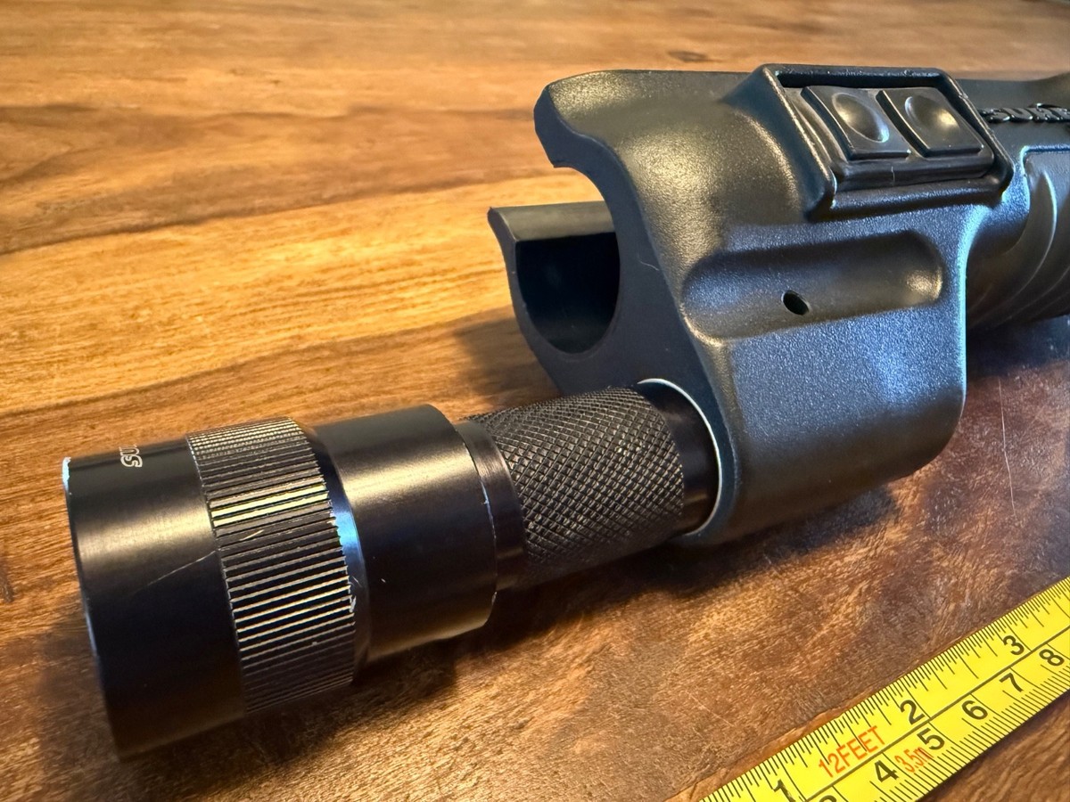 SureFire 618FA Tactical Forend Light Remington 870 12ga Retro SWAT