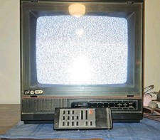 Vintage TV Goldstar 14&rdquo; CRT Tube Color Television CMT-4408 W Remote 1988 Works!