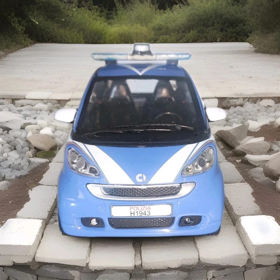 Smart Fortwo  Polizia Di Stato 1/24 Artigianale - Immagine 2 di 4